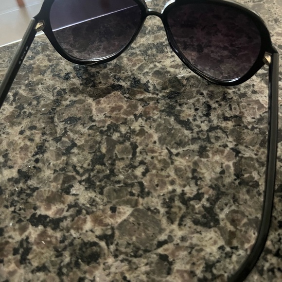 Michael Kors Black Aviator Sunglasses Gradient Lenses - Picture 1 of 3